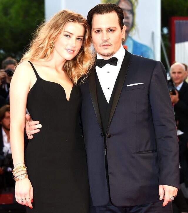 Johnny Depp'in Daha önceki eşi Amber Heard'ın, oyuncu James Franco ile asansörde görüntüleri alana çıktı
