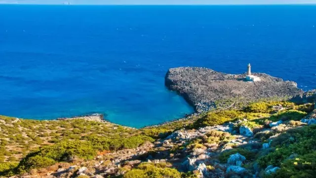 Yunanistan'ın minik Çuha Adası'na yerleşenlere aylık 500 avro verilecek
