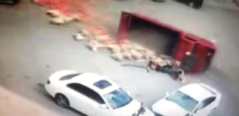 Malatya'da 6 kişinin yaralandığı kaza güvenlik kamerasına yansıdı