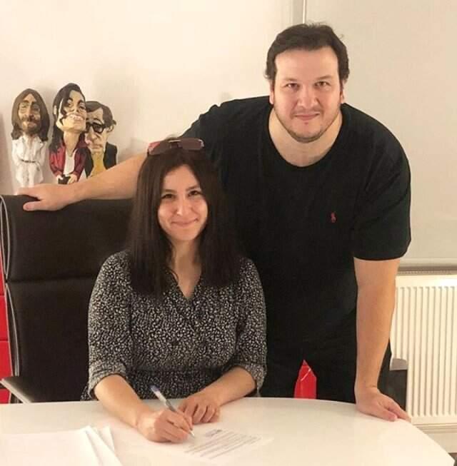 Oyuncu Yasemin Sakallıoğlu'nun kapak açma videosu gülmekten kırdı geçirdi