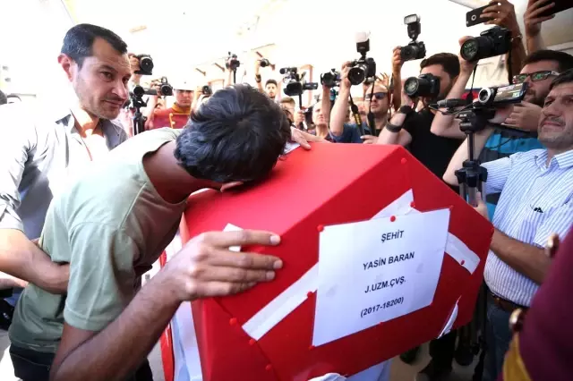 Şehit Uzman Çavuş Baran son yolculuğuna uğurlandı Şehit Uzman Çavuş Baran son yolculuğuna uğurlandı