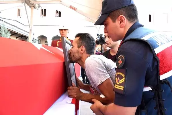 Şehit uzman çavuş, Kırıkkale'de toprağa verildi Şehit uzman çavuş, Kırıkkale'de toprağa verildi