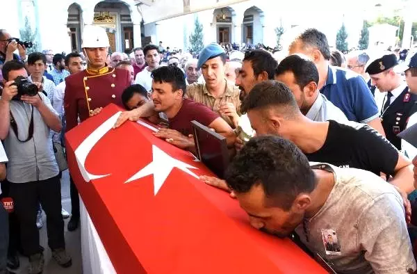 Şehit uzman çavuş, Kırıkkale'de toprağa verildi Şehit uzman çavuş, Kırıkkale'de toprağa verildi