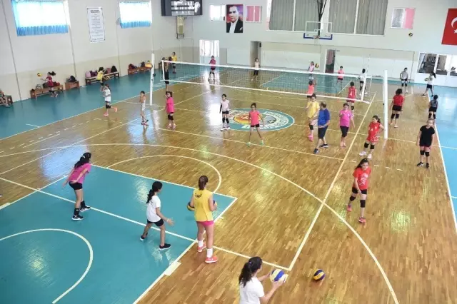 Tarsus Belediyesi Yaz Spor Okullarına yoğun ilgi Tarsus Belediyesi Yaz Spor Okullarına yoğun ilgi