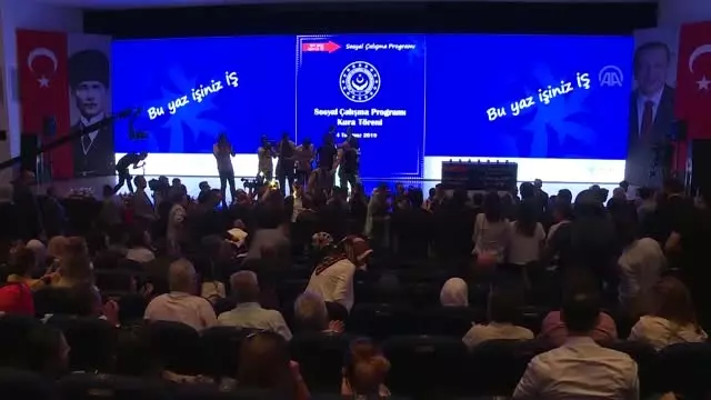 Zümrüt Selçuk: 'Bu yılın ilk 5 ayında özel sektörde işe yerleştirmemiz, geçen yılın aynı dönemine... Zümrüt Selçuk: 'Bu yılın ilk 5 ayında özel sektörde işe yerleştirmemiz, geçen yılın aynı dönemine...