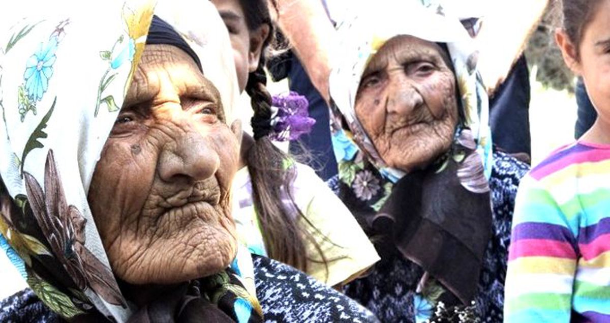 3 padişah, 12 cumhurbaşkanı gören 119'luk nineye sürpriz doğum günü kutlaması