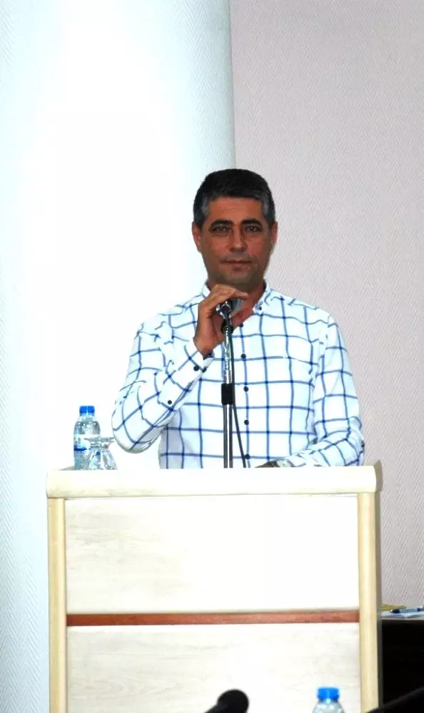 Akay, eleştirilere cevap vermedi Akay, eleştirilere cevap vermedi