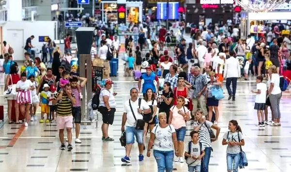 Antalya'ya ilk 6 ayda, 8 ülkeden sadece 1'er turist geldi