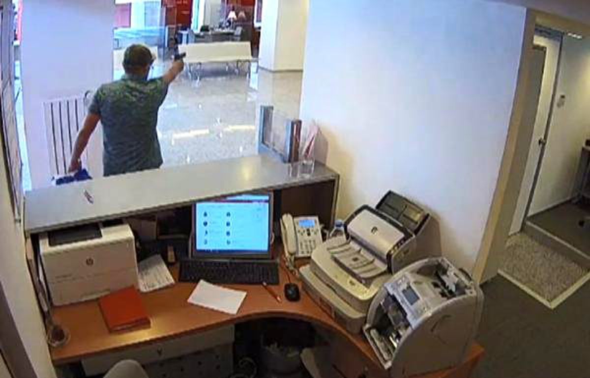 Bayrampaşa'daki bankada dehşet anları! Bir gün sonra yakalandı