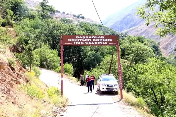Başbağlar köyünde katledilen 33 kişi dualarla anıldı Başbağlar köyünde katledilen 33 kişi dualarla anıldı
