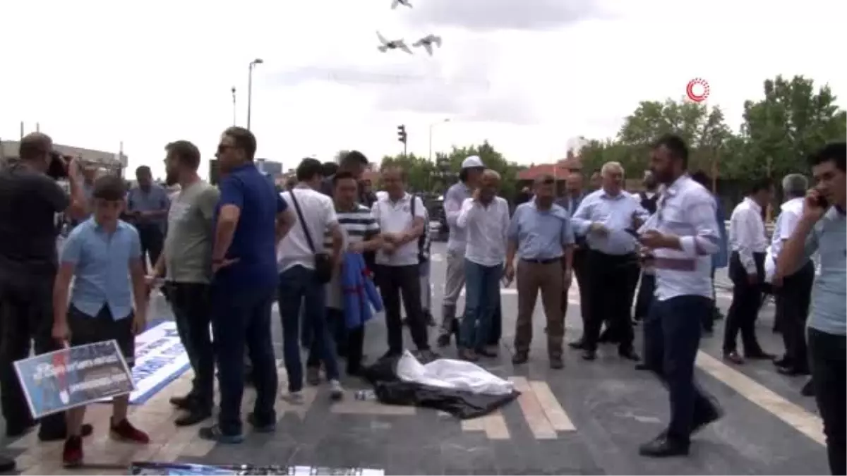 Başkent'te Urumçi katliamında ölenler anıldı