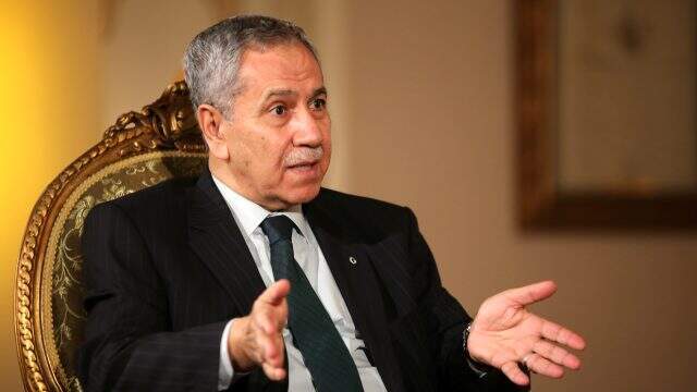 Bülent Arınç'tan yeni parti yorumu: Babacan'ı severim ancak AK Parti'ye zarar verecek girişimi doğru bulmuyorum