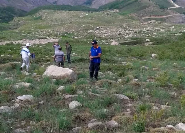 Dağdan yuvarlanan şahsı AFAD ekipleri kurtardı