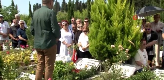 Emekli Tuğamiral Cem Aziz Çakmak mezarı başında anıldı
