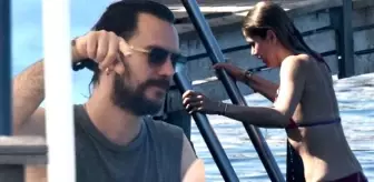 Emre Yetkin: Emre Yetkin eşi Burcu Biricik'i bikinili görüntüleyen magazincilere sert çıktı Emre Yetkin: Emre Yetkin eşi Burcu Biricik'i bikinili görüntüleyen magazincilere sert çıktı