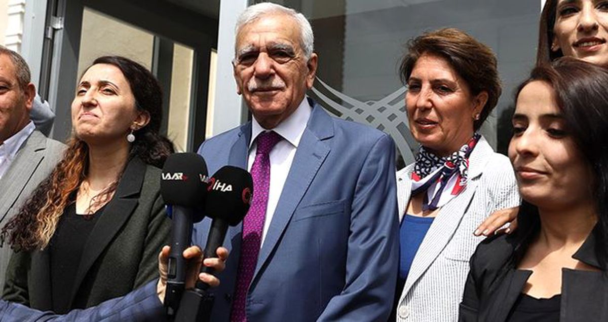HDP'li Mardin Büyükşehir Belediyesinin şehit yakınlarını işten çıkardığı iddia edildi