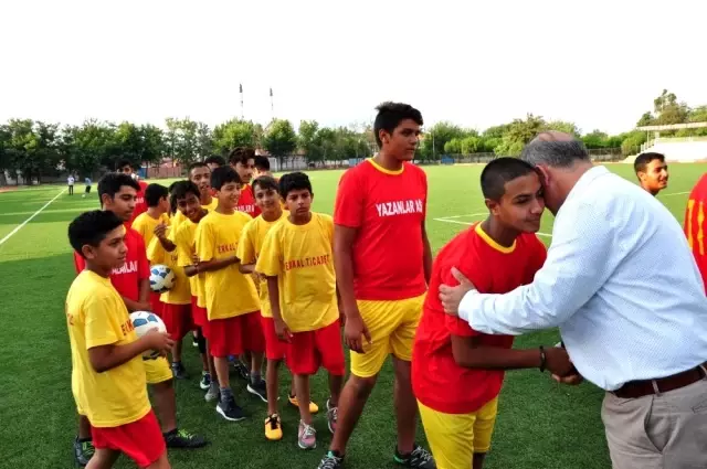 İncirliova Belediyesi Yaz Spor Okulları, Acarlar'da da startını verdi İncirliova Belediyesi Yaz Spor Okulları, Acarlar'da da startını verdi