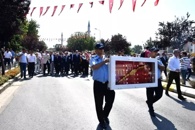 Kırkpınar'ın 2 altın kemerli ağasına davullu zurnalı karşılama Kırkpınar'ın 2 altın kemerli ağasına davullu zurnalı karşılama