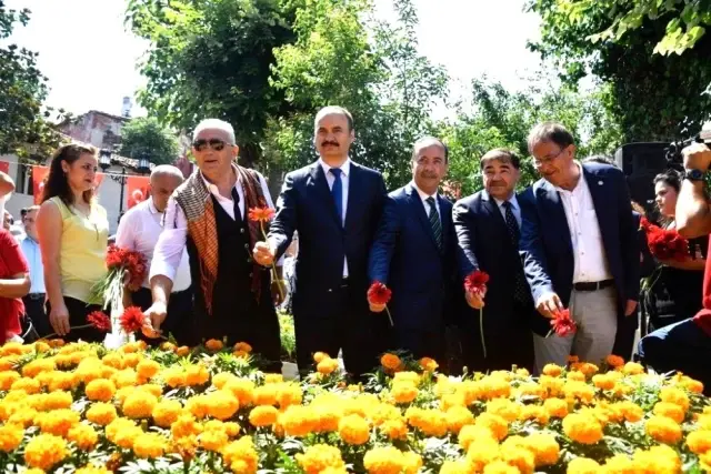 Kırkpınar'ın 2 altın kemerli ağasına davullu zurnalı karşılama Kırkpınar'ın 2 altın kemerli ağasına davullu zurnalı karşılama