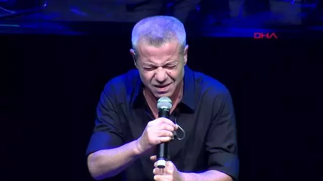 LEVENT YÜKSEL HARBİYE'DE SEVENLERİ İLE BULUŞTU