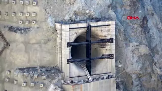 ARTVİN Türkiye'nin en yüksek baraj inşaatında 112 metre gövdeye ulaşıldı
