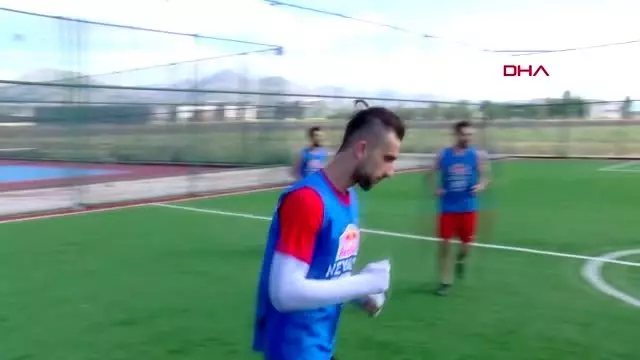 ERZURUM Brezilya yolcusu 'şampiyon gençler', harçlık sponsoru arıyor ERZURUM Brezilya yolcusu 'şampiyon gençler', harçlık sponsoru arıyor