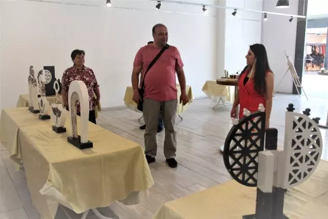 Meryem İçenli, ilk kişisel sergisini açtı Meryem İçenli, ilk kişisel sergisini açtı