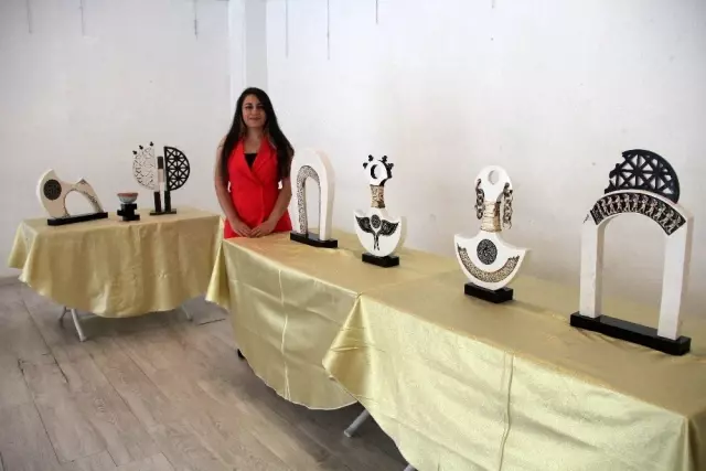 Meryem İçenli, ilk kişisel sergisini açtı Meryem İçenli, ilk kişisel sergisini açtı