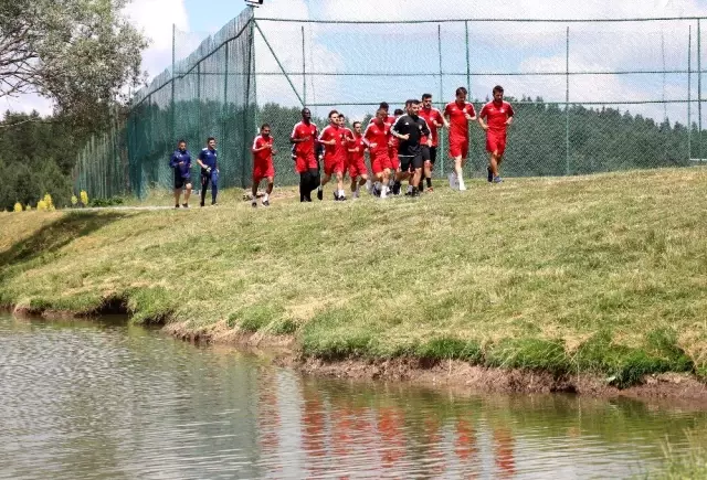 Sivasspor, Bolu'da kamp çalışmalarına başladı Sivasspor, Bolu'da kamp çalışmalarına başladı