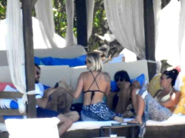 Usta sanatçı Selami Şahin, oğluyla aşk yaşayan Didem Soydan'la tanıştı