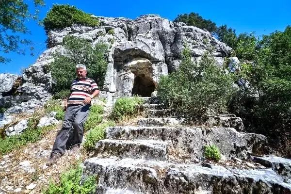 Alanya'daki Ayasofya'da tarih talanı