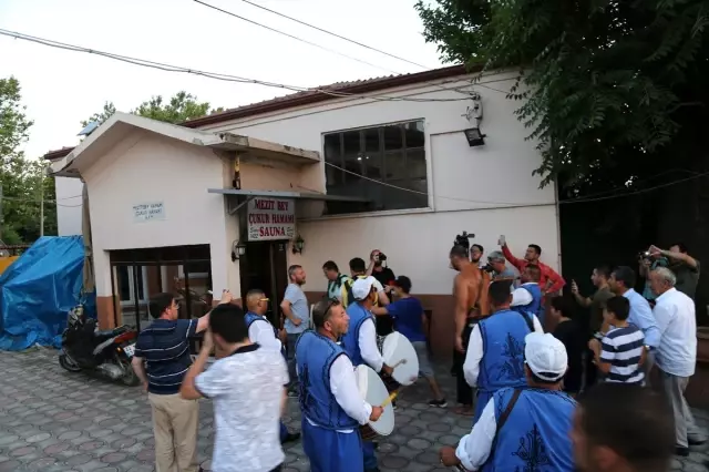 Ali Gürbüz, 'pehlivan hamamı' geleneğini sürdürdü Ali Gürbüz, 'pehlivan hamamı' geleneğini sürdürdü