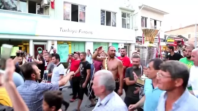 Ali Gürbüz, 'pehlivan hamamı' geleneğini sürdürdü Ali Gürbüz, 'pehlivan hamamı' geleneğini sürdürdü