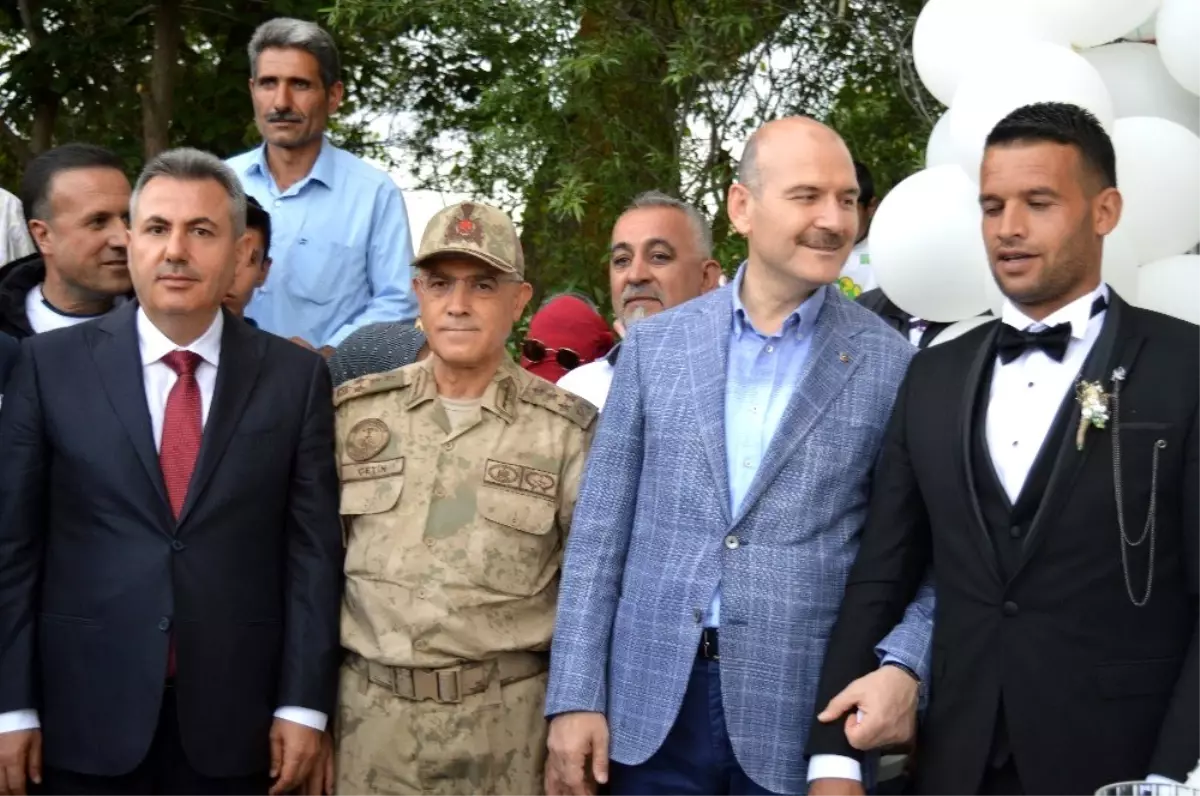 Bakan Soylu, Afrin'de görev yapan uzman çavuşun düğününe katıldı