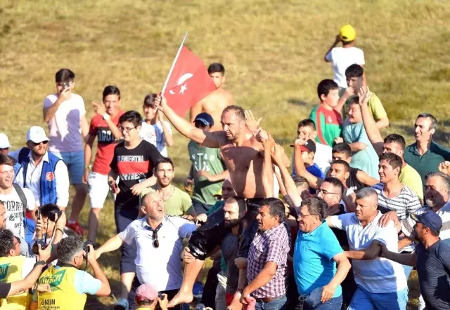 Başpehlivan Ali Gürbüz Başkan Böcek'e verdiği sözü tuttu Başpehlivan Ali Gürbüz Başkan Böcek'e verdiği sözü tuttu