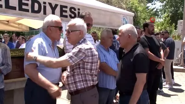 Evinde Asilmis Halde Bulunan Eski Mustesar Yardimcisi Topraga Verildi Kocaeli