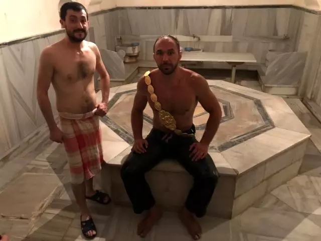 'Gürbüz' hamam geleneğini bozmadı 'Gürbüz' hamam geleneğini bozmadı