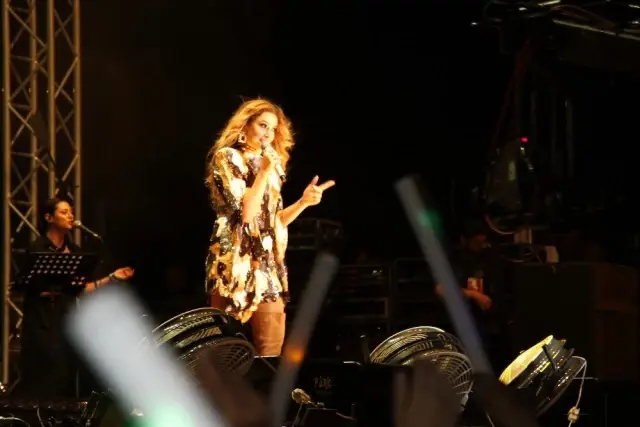 Kdz. Ereğli'de Hadise ve Murat Boz rüzgarı