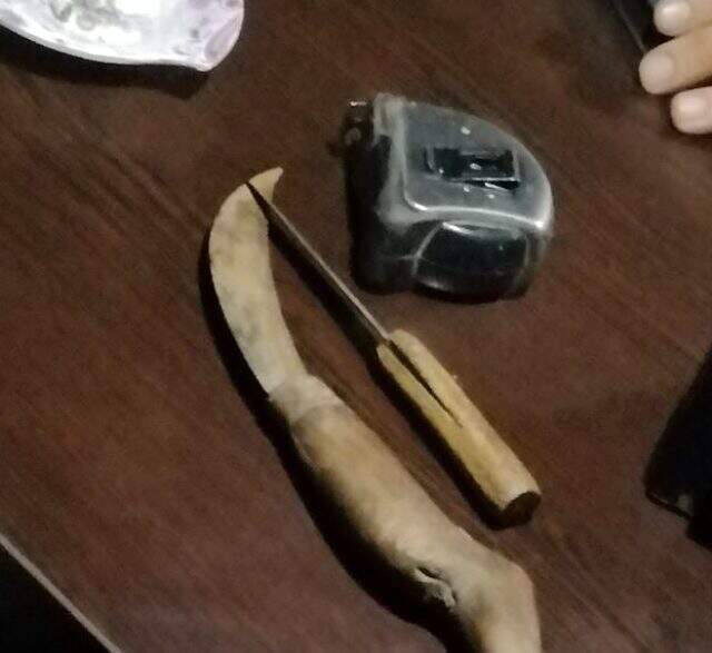 Sarhoş adam kız öğrenciyi taciz edip, yolculara bıçak çekti