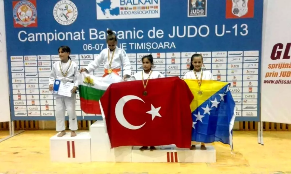 Yunusemreli sporcu Balkan 3'üncüsü oldu
