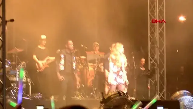 ZONGULDAK Ereğli'de Hadise ve Murat Boz coşkusu ZONGULDAK Ereğli'de Hadise ve Murat Boz coşkusu