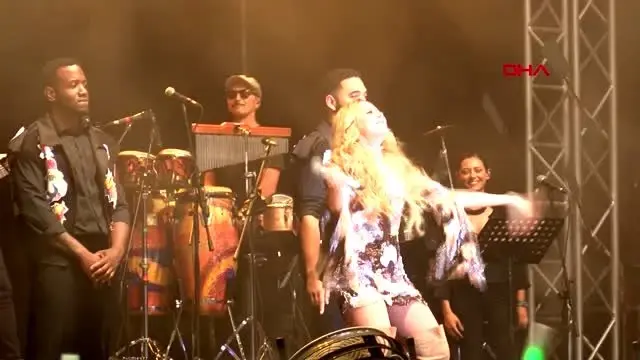 ZONGULDAK Ereğli'de Hadise ve Murat Boz coşkusu ZONGULDAK Ereğli'de Hadise ve Murat Boz coşkusu