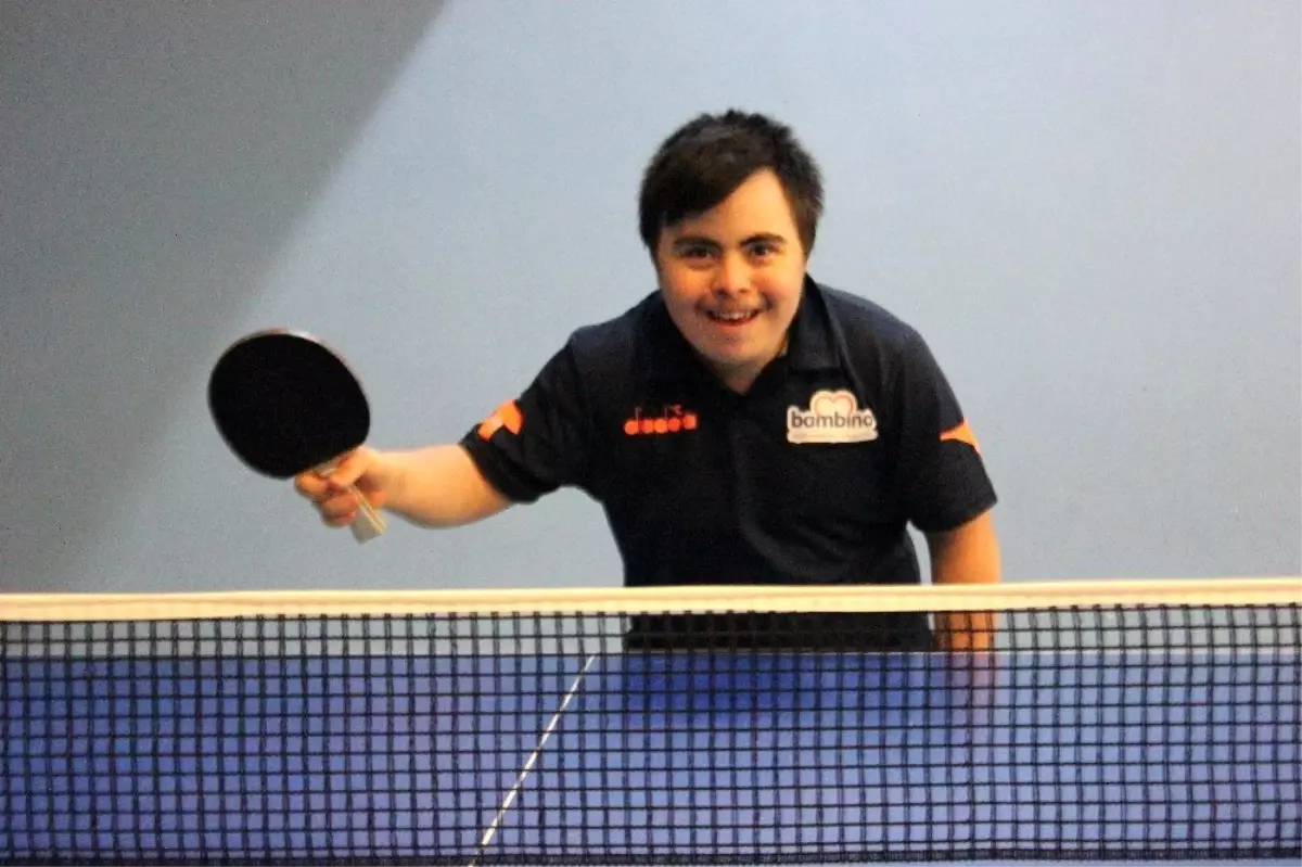 5 kez Türkiye şampiyonu olan down sendromlu Salihcan'ın hedefi dünya şampiyonluğu