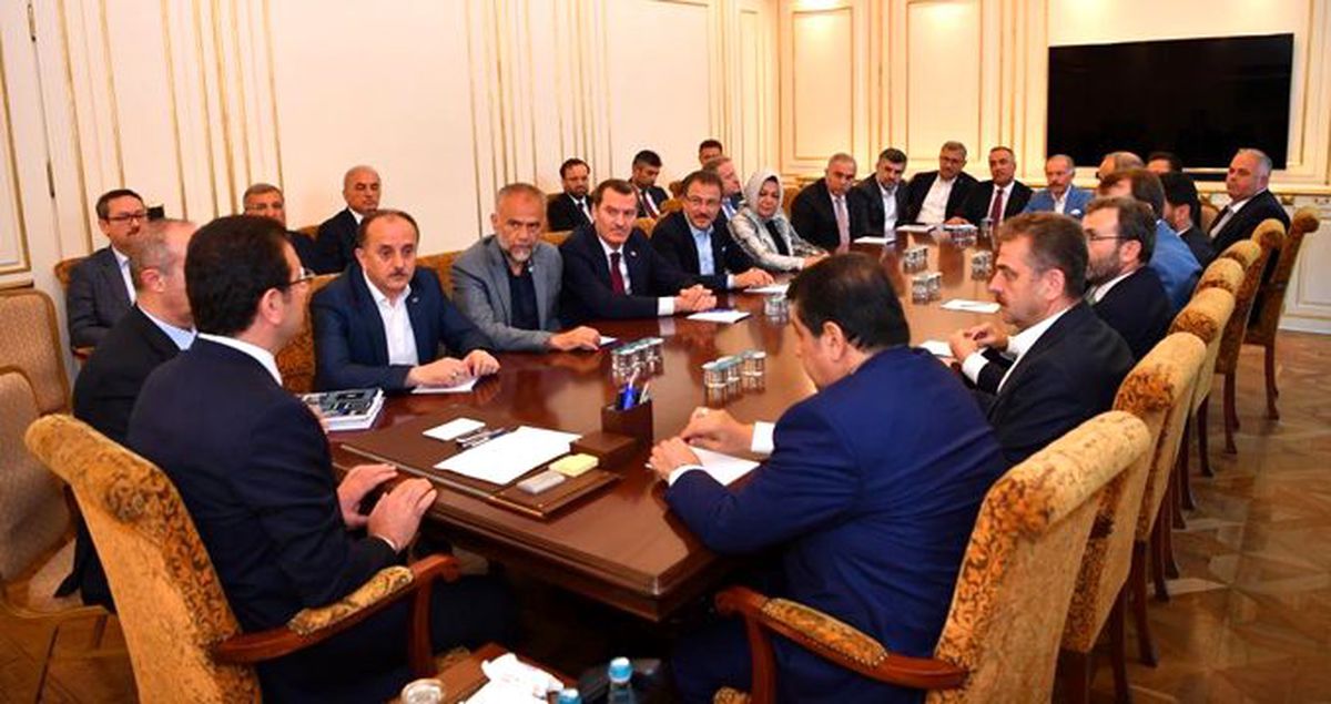 AK Partili ilçe belediye başkanlarından İBB Başkanı Ekrem İmamoğlu'na ziyaret