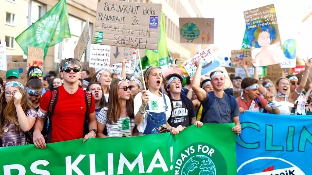 Alman iklim aktivistlerinden 'Gelecek için 5 gün' eylemi