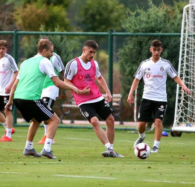 Beşiktaş yeni sezon hazırlıklarına başladı! 4 isim çalışmaya katılmadı