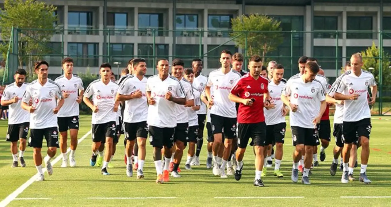 Beşiktaş yeni sezon hazırlıklarına başladı! 4 isim idmana katılmadı