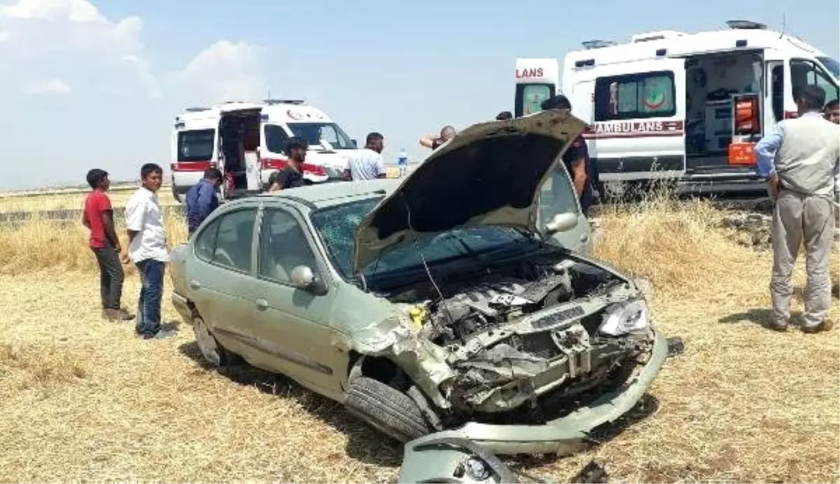 Çınar'da otomobil tarlaya devrildi: 3 yaralı