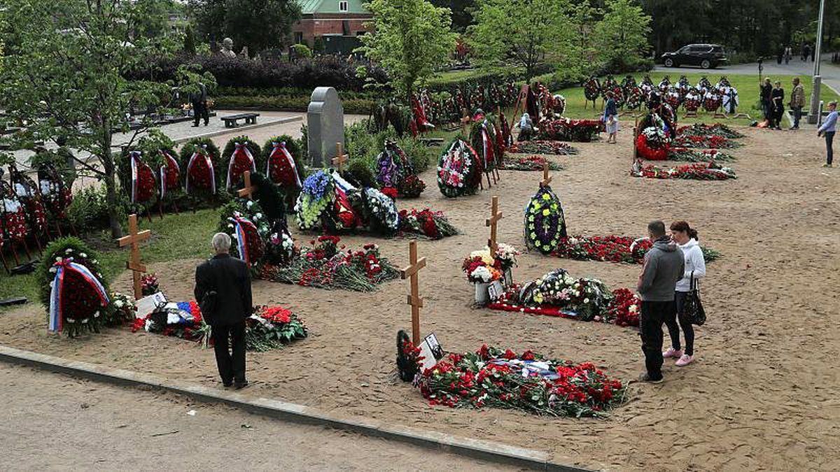 'Denizaltı yangınında ölen Rus askerler küresel felaketi önledi'