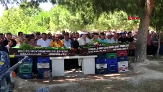 DENİZLİ Tüfekle vurularak öldürülen amca- yeğen toprağa verildi DENİZLİ Tüfekle vurularak öldürülen amca- yeğen toprağa verildi